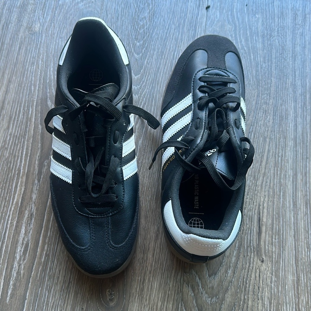 Adidas Samba Men’s Size 9.5 Causal Bike Sneaker